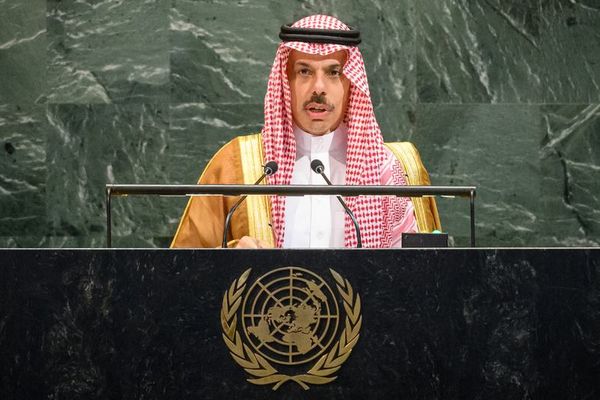 وزیر خارجه عربستان سعودی حملات اخیر ایران و اسرائیل به قطر را به شدت محکوم کرد