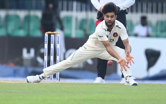 تیم ملی کریکت افغانستان در دومین روز مسابقه تست مقابل سریلانکا به میدان رفته است