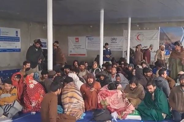 تېره میاشت د پاکستان له زندانونو خوشې شوي تر ۱۸۰۰ ډېر افغانان افغانستان ته ستانه شوي