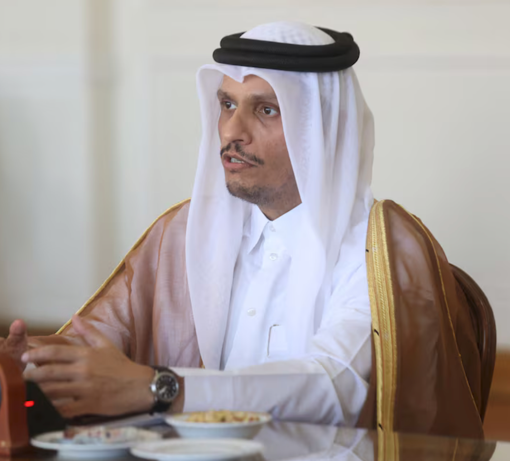 د قطر لومړی وزیر وايي د طالبانو او پاکستان ترمنځ کړکېچ د ډیپلوماسۍ له لارې حل ته اړتیا لري