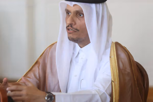 د قطر لومړی وزیر وايي د طالبانو او پاکستان ترمنځ کړکېچ د ډیپلوماسۍ له لارې حل ته اړتیا لري