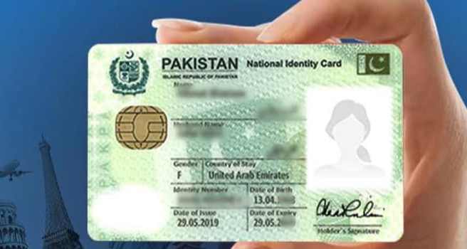 د پېښور سترې محکمې یو افغان کډوال ته د پاکستاني تابعیت ورکولو امر کړی