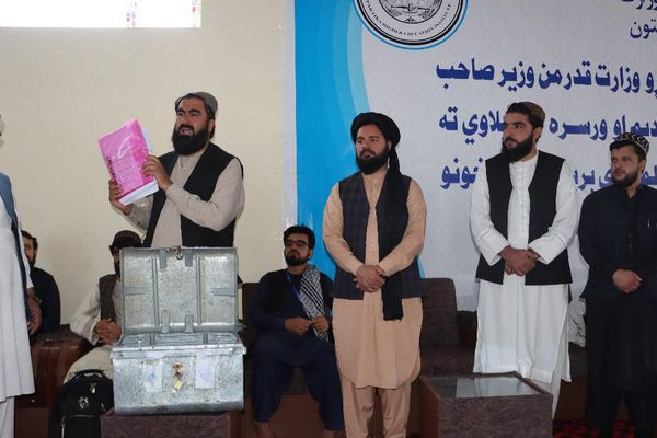 طالبانو په ۱۱ ولایتونو کې د نجونو له ګډون پرته د کانکور ازموینه پیل کړې