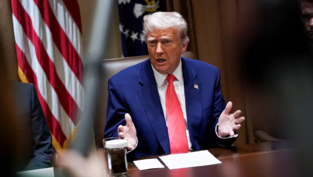 مسؤول في طالبان يلمّح إلى ترامب: «أمير حرب اقتصادي دمّر النظام العالمي»