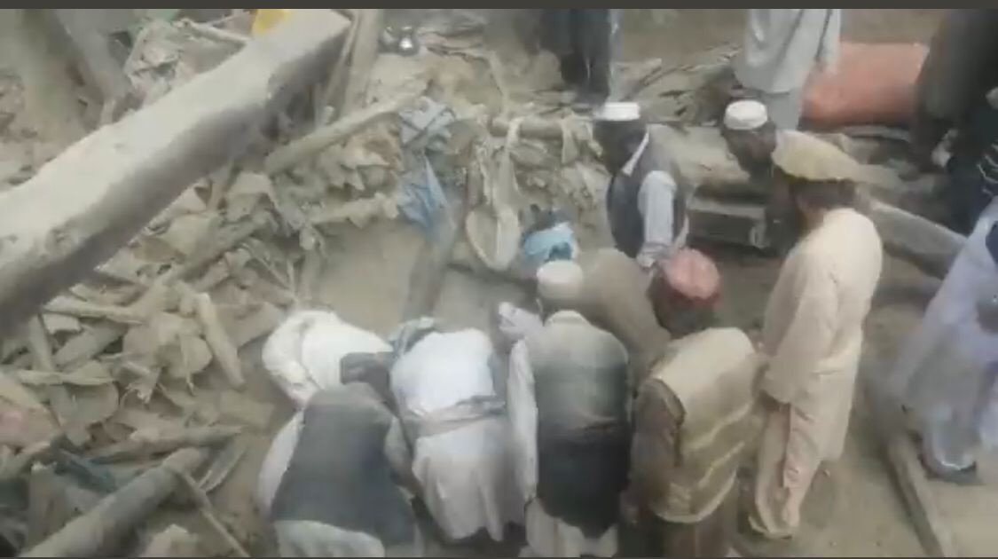 طالبان می‌گویند زلزله در جنوب‌شرق افغانستان بیش از ۱۰۰۰ کشته و ۱۵۰۰ زخمی داشته است