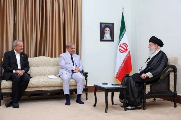 دیدار شریف با خامنهای و پزشکیان: از حق ایران در استفاده از انرژی هستهای حمایت میکنیم