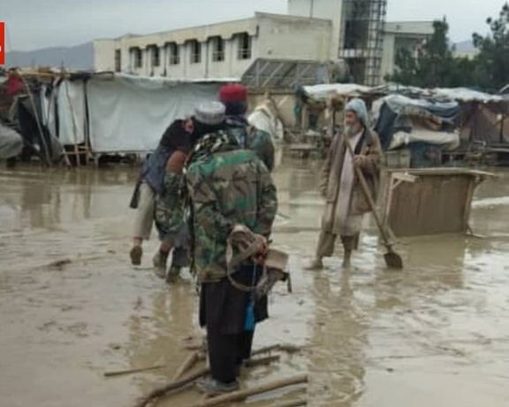 باختر: سیل در شمال جان یک نفر را گرفت و دهها خانه را ویران کرد