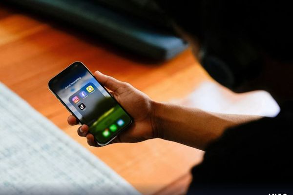 استرالیایي زدهکوونکي د ۱۶ کلونو څخه کم عمره ماشومانو پر سوشل مېډیا لګېدلی بندیز ننګولی