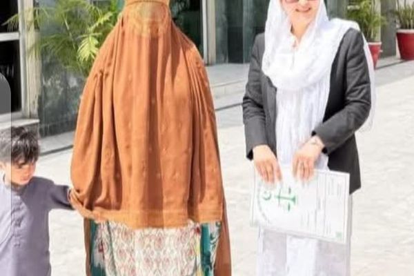 د پېښور سترې محکمې د پولیسو لهخوا د یوه نیول شوي افغان کډوال د خوشې کېدو امر وکړ