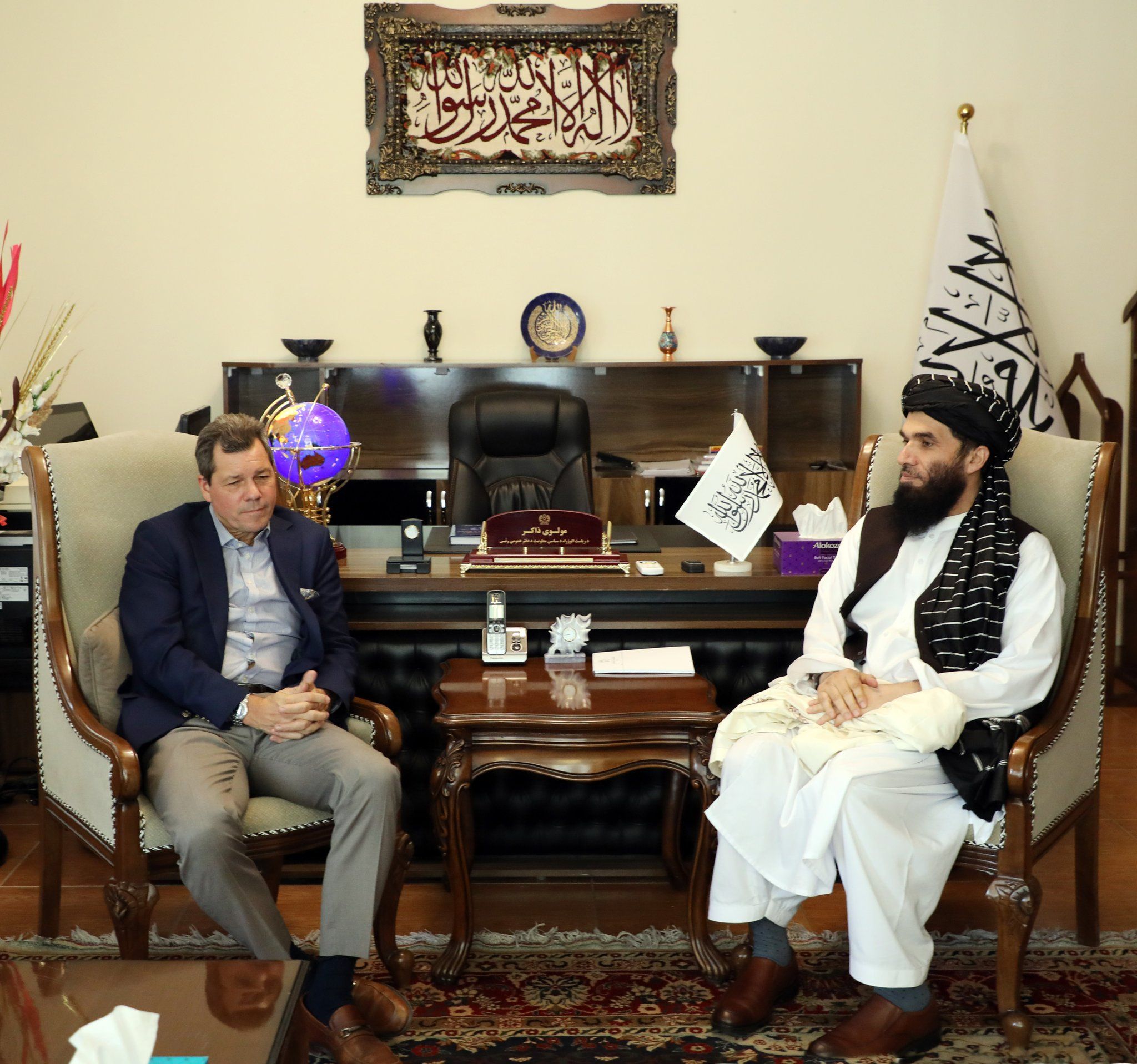 طالبان به نماینده یوناما: به اصول ما احترام بگذارید