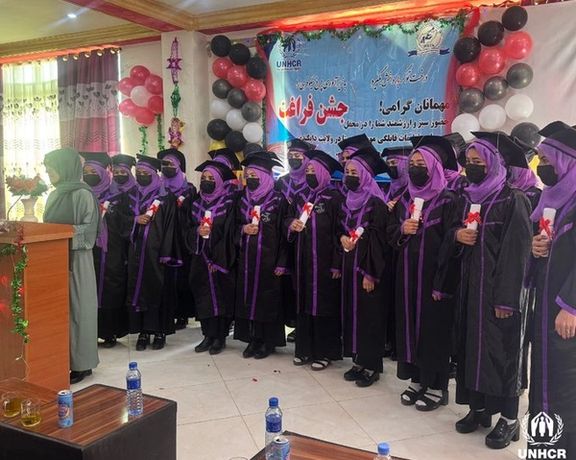 سازمان ملل از فراغت ۲۰ پرستار زن در دایکندی از دوره آموزشی دو ساله قابلگی خبر داد