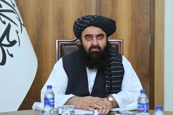 امیرخان متقي: پاکستان دې د خپل ځان دفاع پخپله وکړي