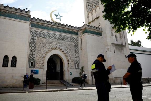 شبکه اخوانالمسلمین در فرانسه شامل ۲۸۰ نهاد مذهبی است؛ ۱۳۹ مسجد بهطور رسمی به اخوان وابستهاند و ۶۸ مسجد دیگر از نظر ایدئولوژیک با اخوان همسو هستند