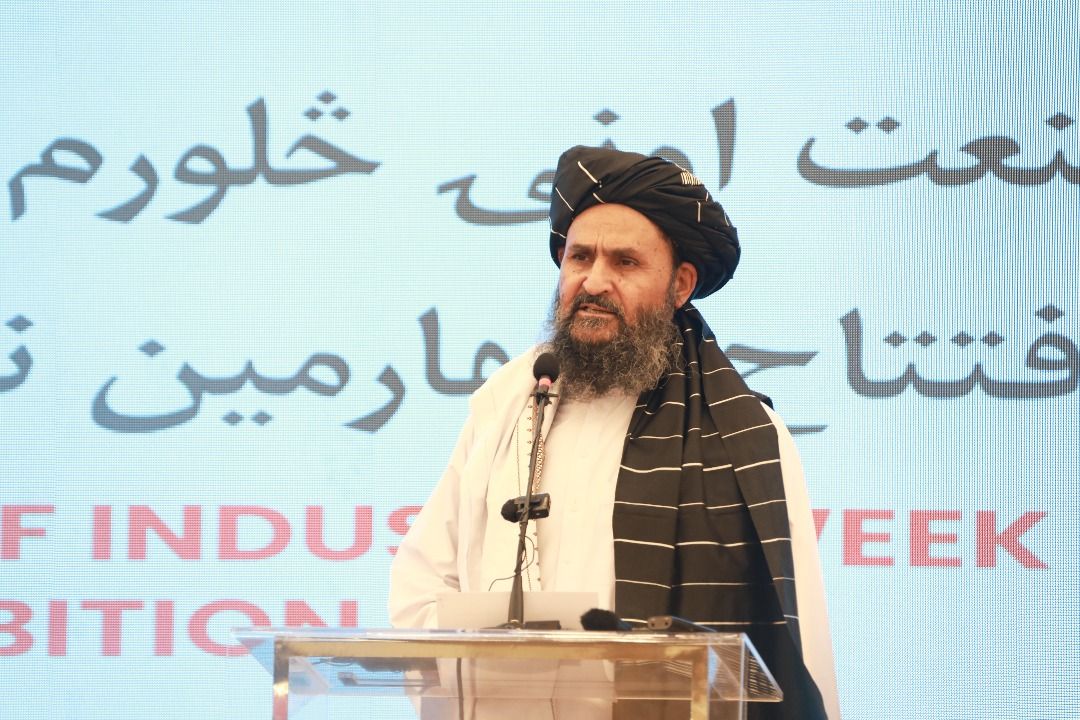 ملا برادر: افغانستان په ۱۳۸ صنعتي او تولیدي سکتورونو کې خودکفايي ته رسېدلی