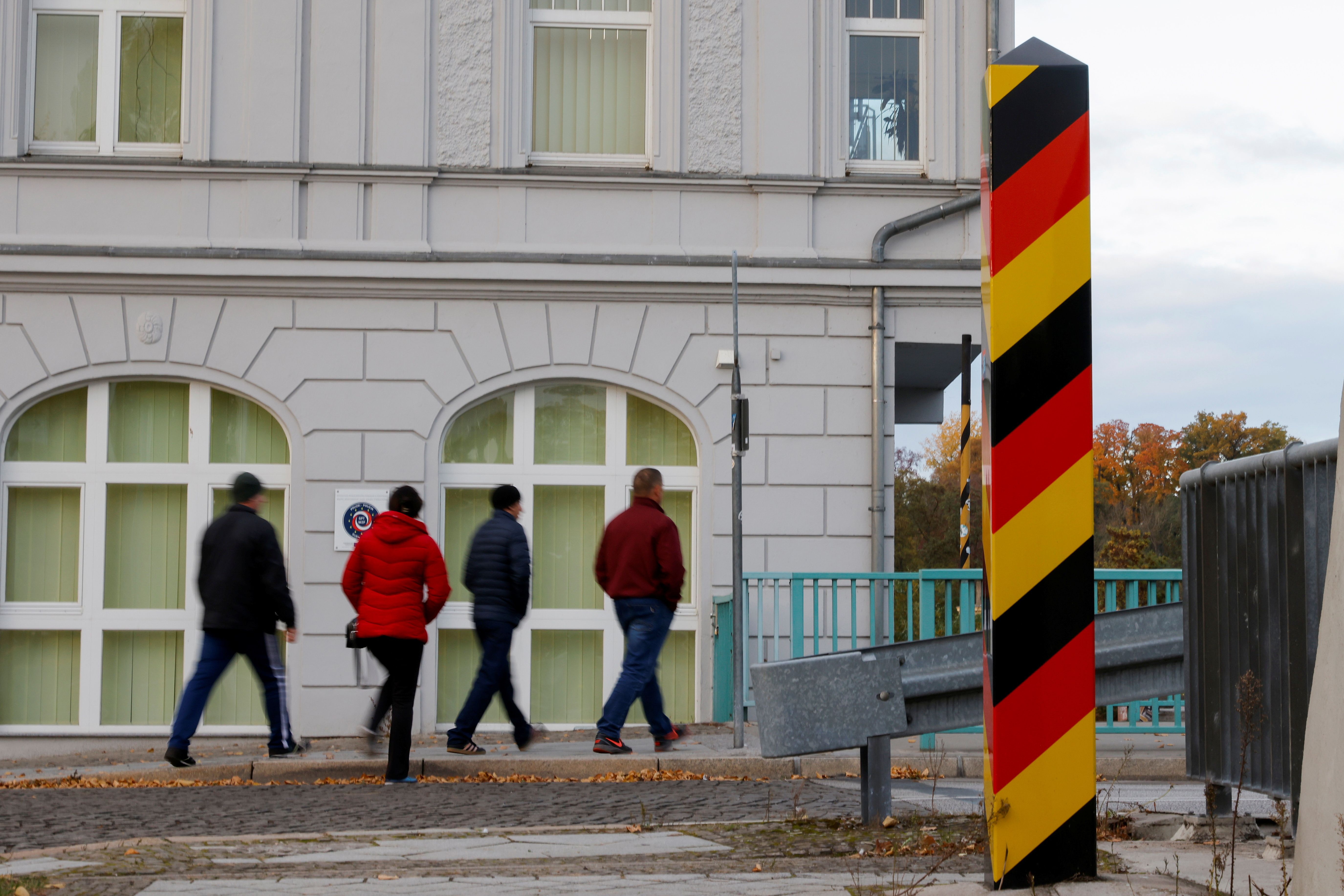 په جرمني کې دوه افغان کډوال د روسیې استخباراتو ته د کار کولو په تور شکمن دي