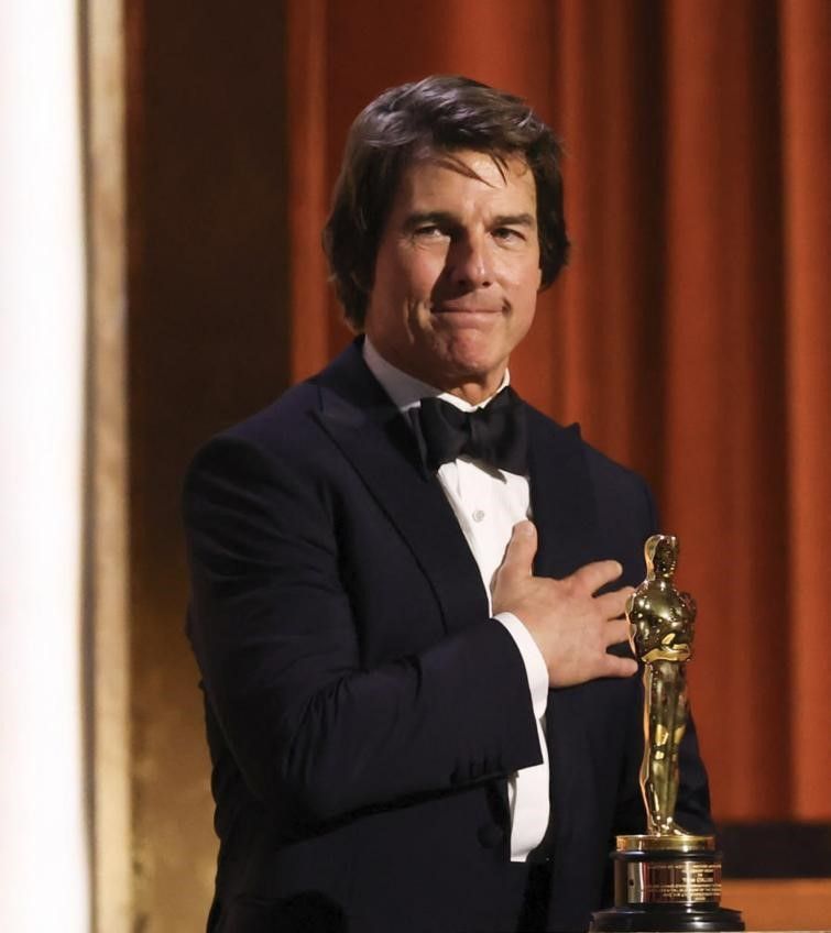 هالیووډ د ټام کروز ۴۵ کلنه سینمایي ونډه د «اسکار» پر افتخاري جایزې ونمانځله
