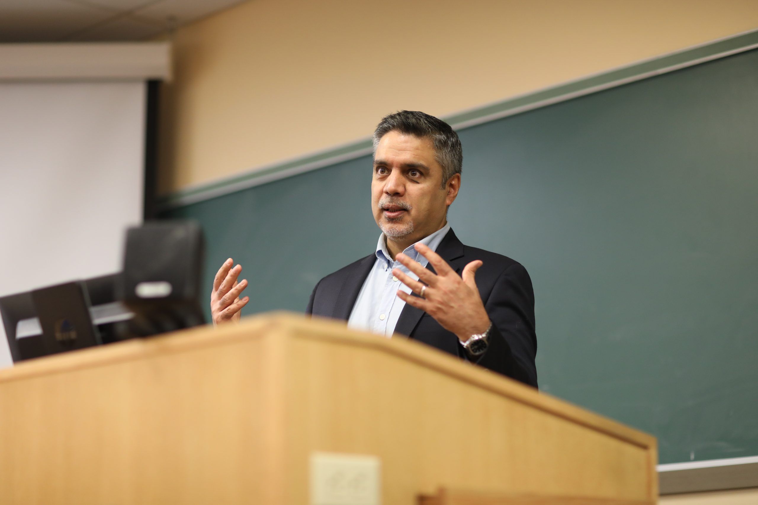 پر طالبانو بندیزونه؛ اشرف حیدري وايي، اسټرالیا بشري حقونو ته د وفادارۍ نوې بېلګه وښوده 