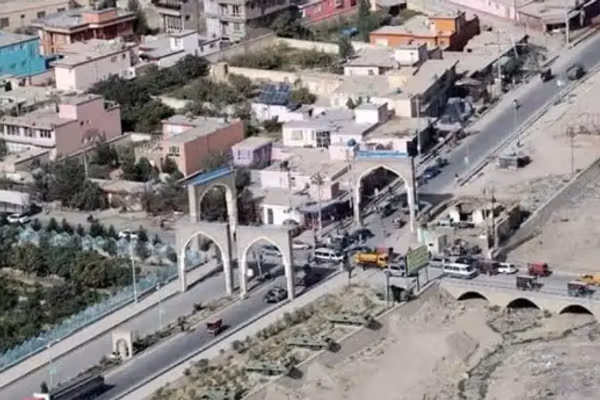 منابع: معاون والی طالبان در تخار معترضان را تهدید کرده است