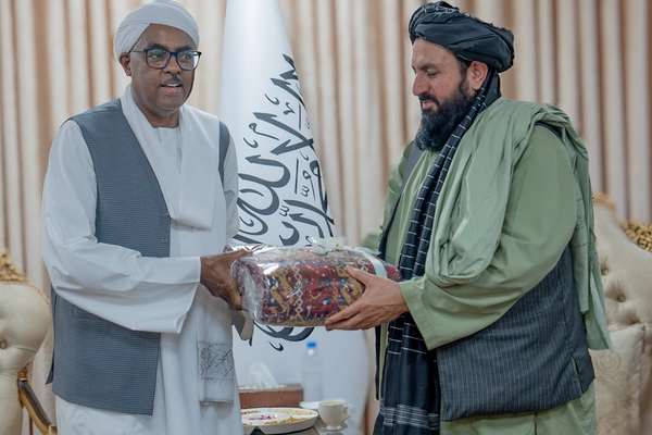 د اسلامي همکارۍ سازمان استازي له طالبانو سره په لیدنو کې د نجونو پر زدهکړو ټینګار کړی