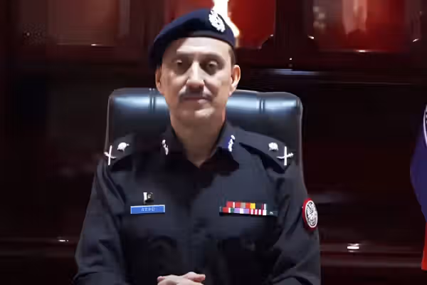 د سند پولیس: افغان کډوالو ته د پناه او کار ورکوونکو پرضد به قانوني اقدام وشي