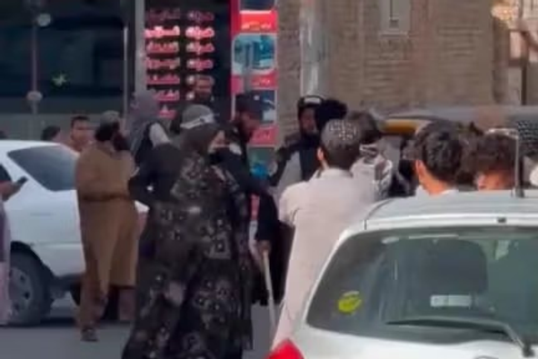 شهود عيان: حركة طالبان اعتقلت ما لا يقل عن 10 نساء في هرات