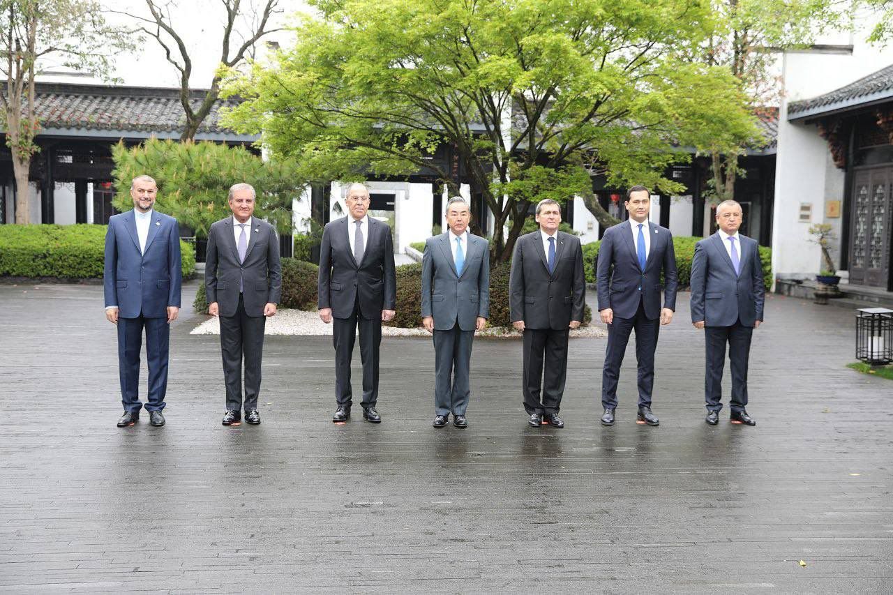 غیبت امیرخان متقی در عکس جمعی وزیران خارجه کشورها