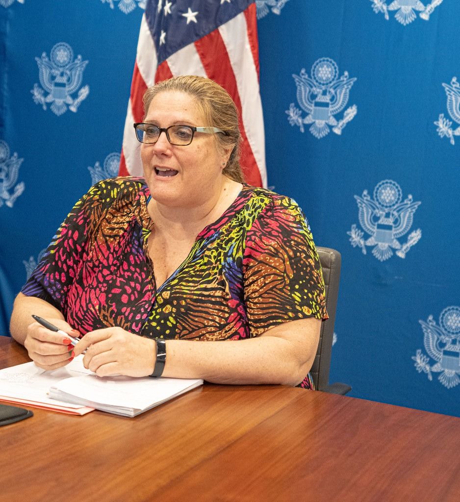 دیپلومات امریکایی: طالبان سعی دارد صدای زنان افغان را خاموش کند اما ما می‌شنویم