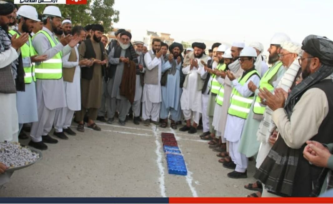 یک بازرگان در غزنی با هزینه ۱۰ میلیون افغانی مکتب می‌سازد