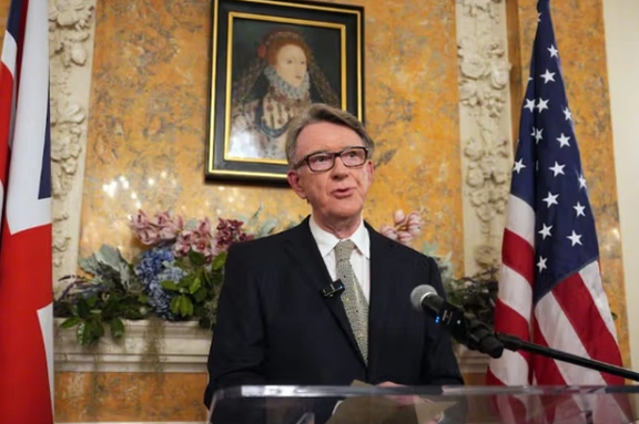 إقالة السفير البريطاني في واشنطن بسبب علاقته بجيفري إبستين