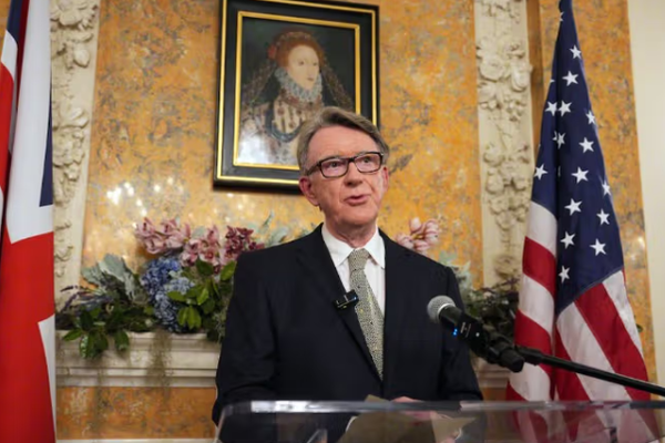 إقالة السفير البريطاني في واشنطن بسبب علاقته بجيفري إبستين