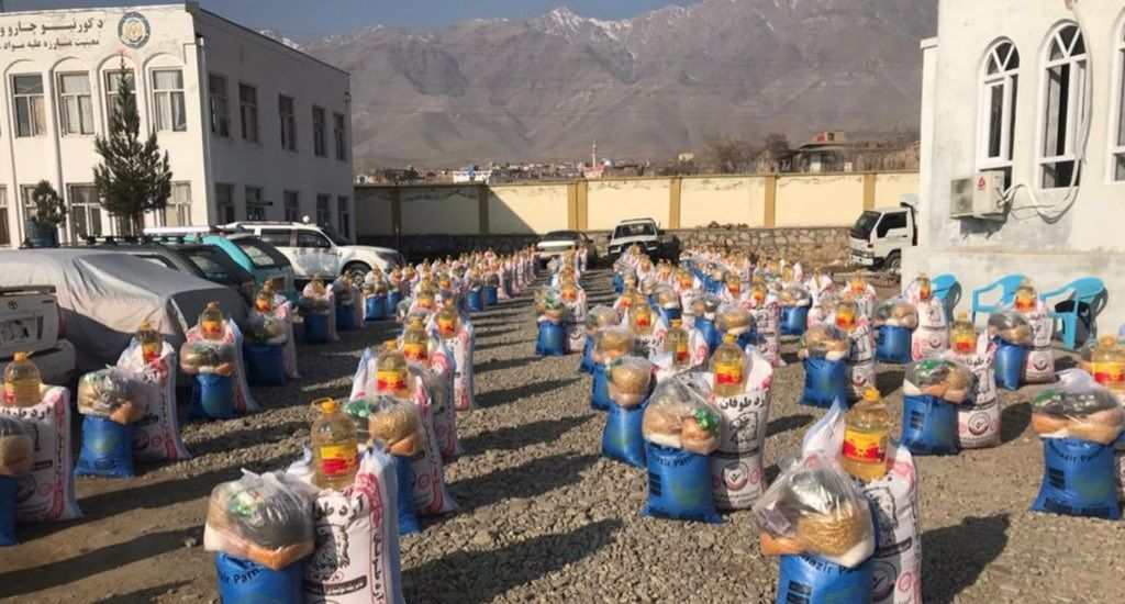 طالبان وایي په پروان او کندوز ولایتونو کې یې له ۲۰۰ اړمنو کورنیو سره مرسته کړي