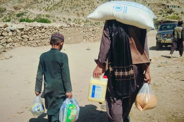 صدها دانشآموز فرانسوی در مسابقه دوش علیه گرسنگی در افغانستان و عراق شرکت کردند
