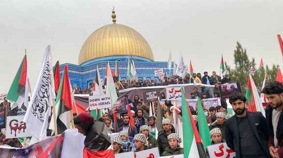 یک دانشجو در کابل: طالبان ما را به اعتراض اجباری غزه میبرند