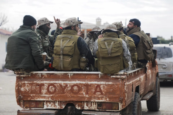 په سوریه کې میشتو ترکستاني جنګیالیو ته له افغانستان نه قومانده ور کول کیږي