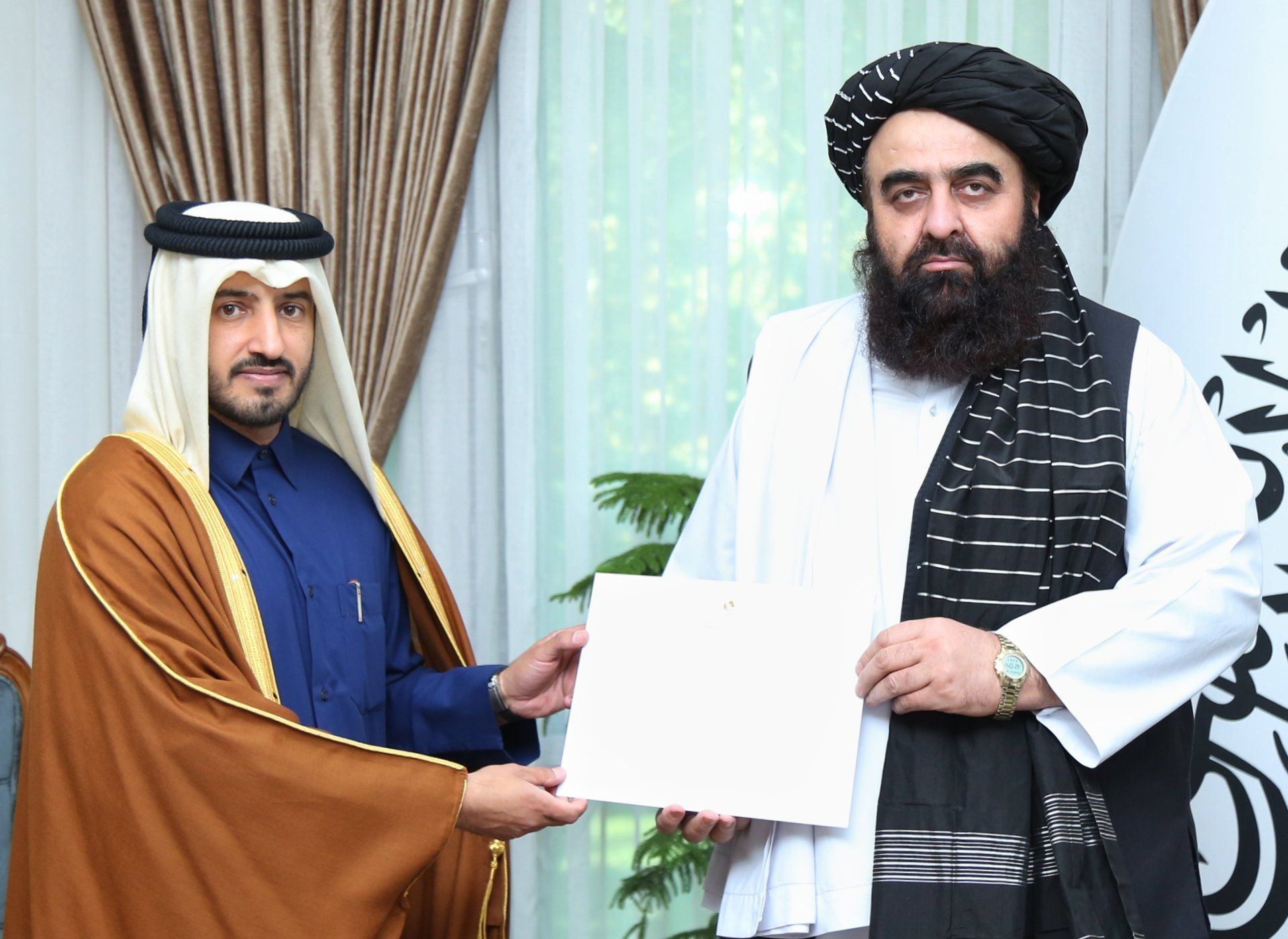 د  قطر هېواد نوي سفیر خپل باورلیک امیرخان متقي ته وسپاره