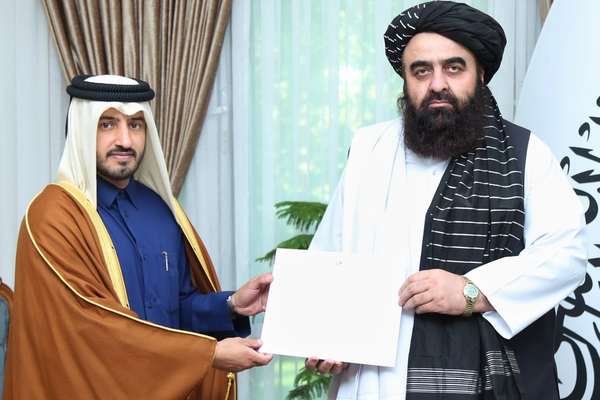 د قطر هېواد نوي سفیر خپل باورلیک امیرخان متقي ته وسپاره