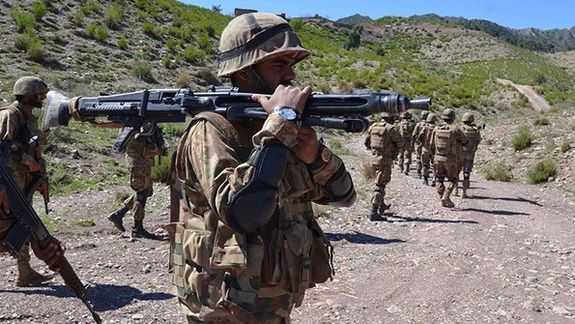 په خیبر پښتونخوا کې د پاکستاني پوځ سره په نښتو کې ۲۴ وسله وال وژل شوي