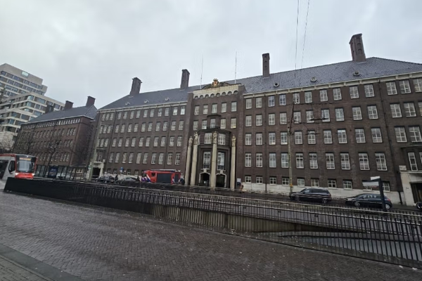 محكمة هولندية: الحكومة غير ملزمة بنقل حراس أمن سفارتها من أفغانستان