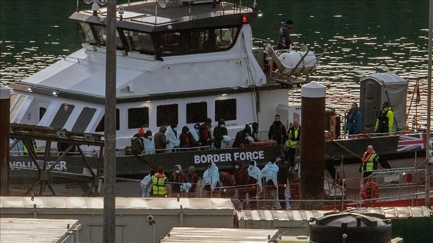دولت بریتانیا از کاهش ۲۶ درصدی ورود پناهجویان به این کشور خبر داد