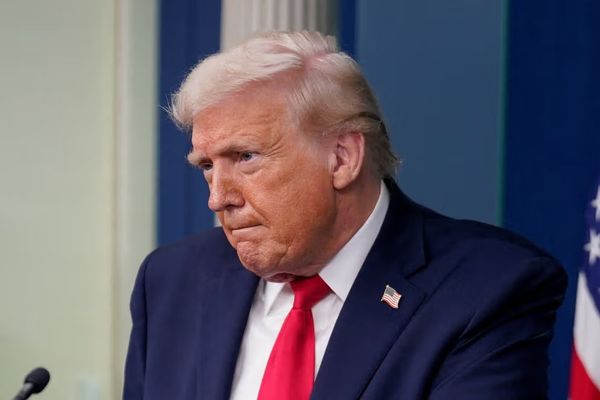 ډونالډ ټرمپ د ایران پر وړاندې د پوځي اقدام احتمال رد نهکړ