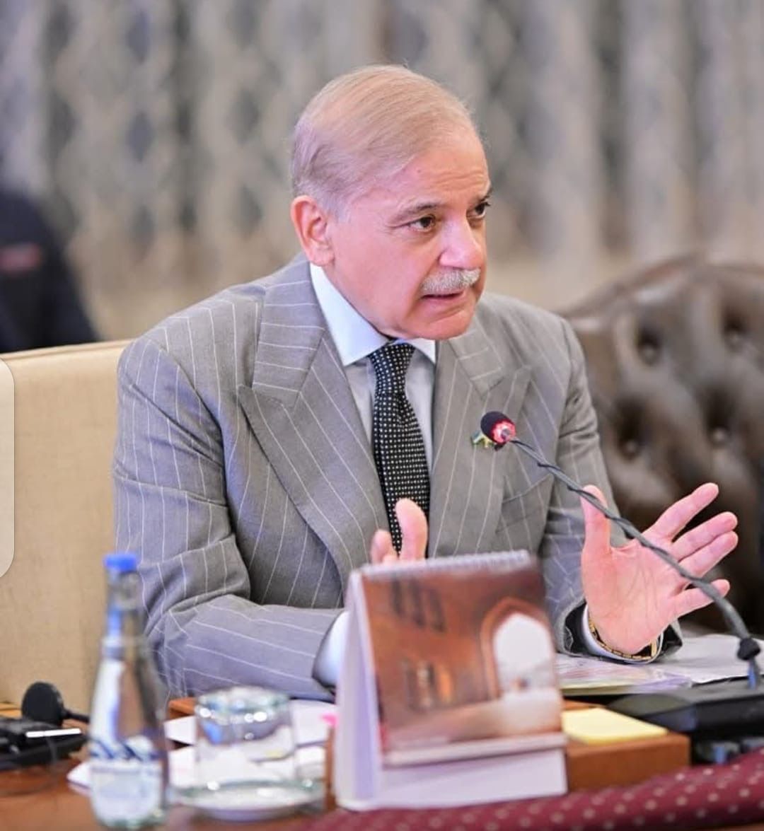 د جګړې اقتصادي اغېز؛ شهباز شریف ویلي د پاکستان د تېلو اونیز لګښت ۸۰۰ مېلیون ډالرو ته ورسېد