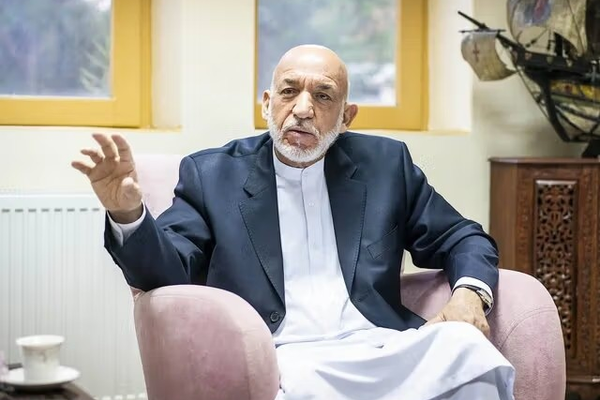 د ایران بهرنیو چارو وزارت د افغانستان انټرنشنل خبر تایید کړ چې عراقچي له کرزي سره کتلي