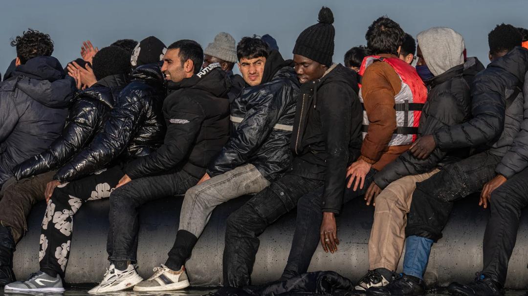 برېتانیا له طالبانو سره د افغان کډوالو د ایستلو پر احتمالي خبرو غور کوي