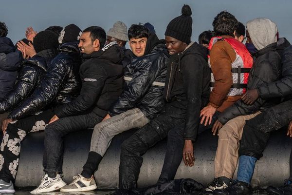 برېتانیا له طالبانو سره د افغان کډوالو د ایستلو پر احتمالي خبرو غور کوي