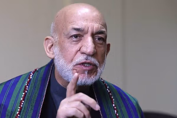 کرزی از طالبان خواست درباره توافق صلح ساکنان مناطق مرزی با پاکستان توضیح دهد