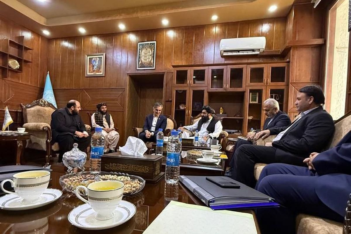 مقام‌های ایران و طالبان درباره ایجاد شعبه‌ بانک‌های افغانستان در دوغارون گفت‌وگو کردند