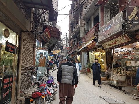 د اندر شېر پیکه شوې کوڅې؛ په پښتونخوا کې د سرو زرو بیې په بې‌ساري ډول لوړې شوې دي