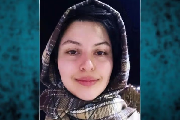 اعتقال أفغانية لإعدادها تقريراً حول ترحيل اللاجئين الأفغان في إيران