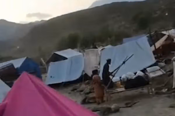 دهها خانواده در ننگرهار پس از 'تخلیه اجباری' زیر خیمه ماندهاند