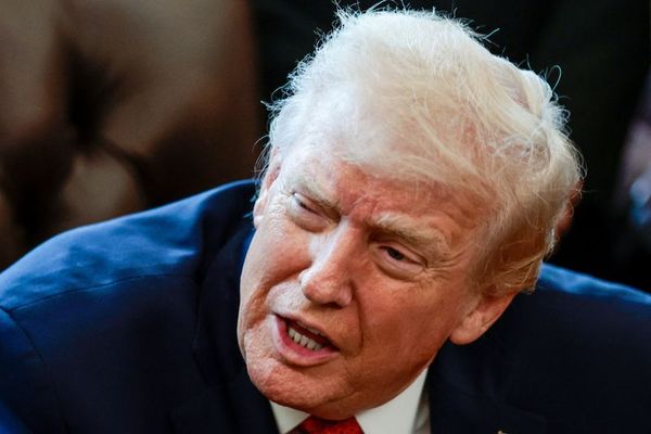 ټرمپ وايي ونزویلا به امریکا ته لسګونه مېلیونه بېرله هغه تېل وسپاري چې بندیز پرې لګېدلی